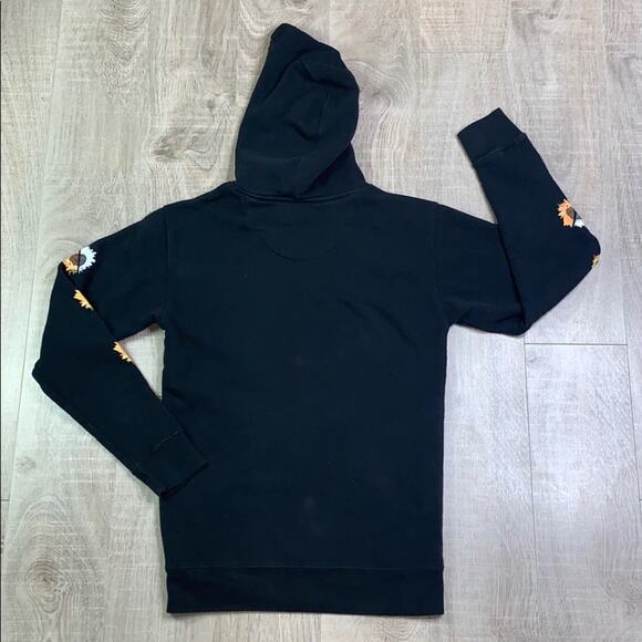 LA FAMILIA Women's Black Floral Graphic Hoodie Sweatshirt - Picture 7 of 8